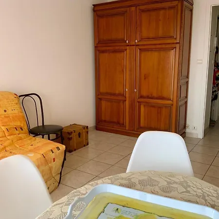 Plage A Pied Clim Parking Balcon דירה